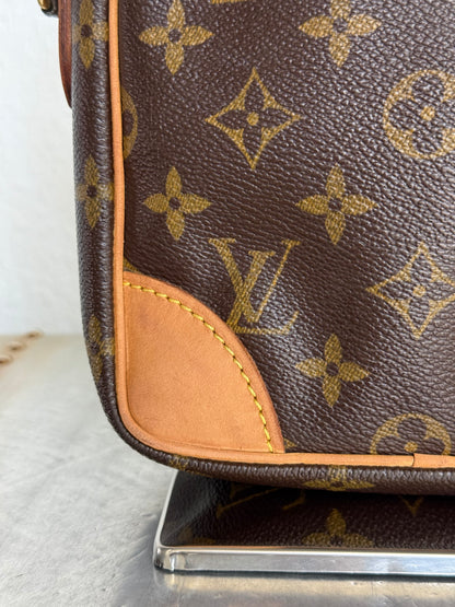 Pre-owned Authentic Louis Vuitton Danube Monogram Crossbody Bag