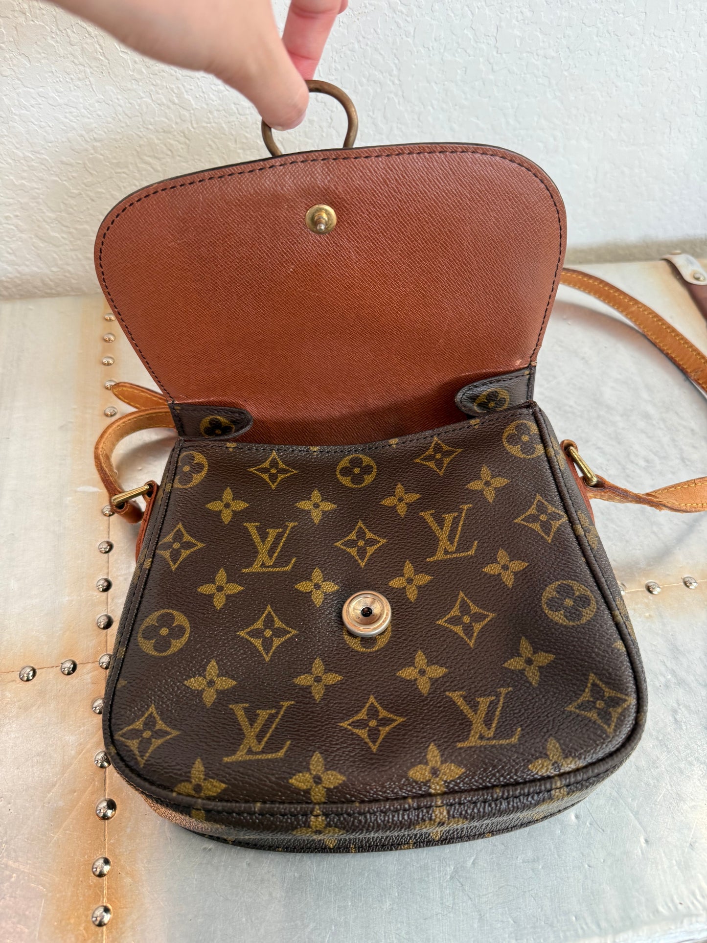 Pre-owned Authentic Louis Vuitton Saint Cloud MM Monogram Crossbody Bag