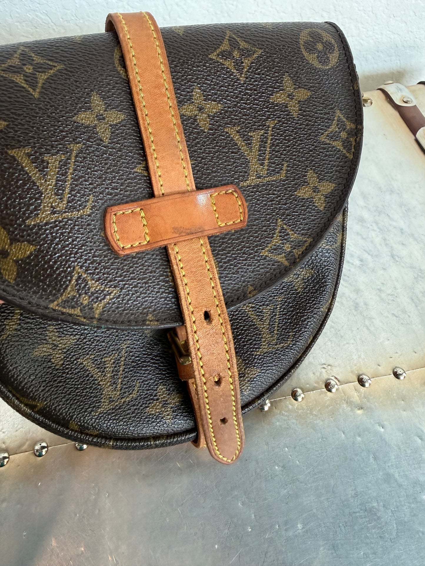 Pre-owned Authentic Louis Vuitton Chantilly PM Monogram Crossbody Bag