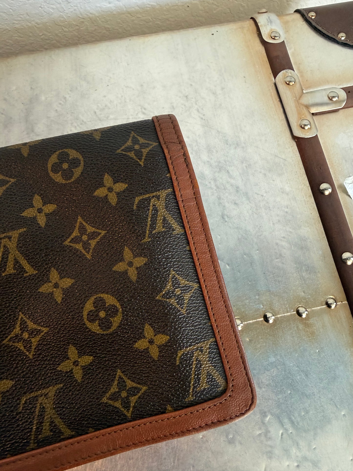 Pre-owned Authentic Louis Vuitton Monogram Dame Clutch Handbag
