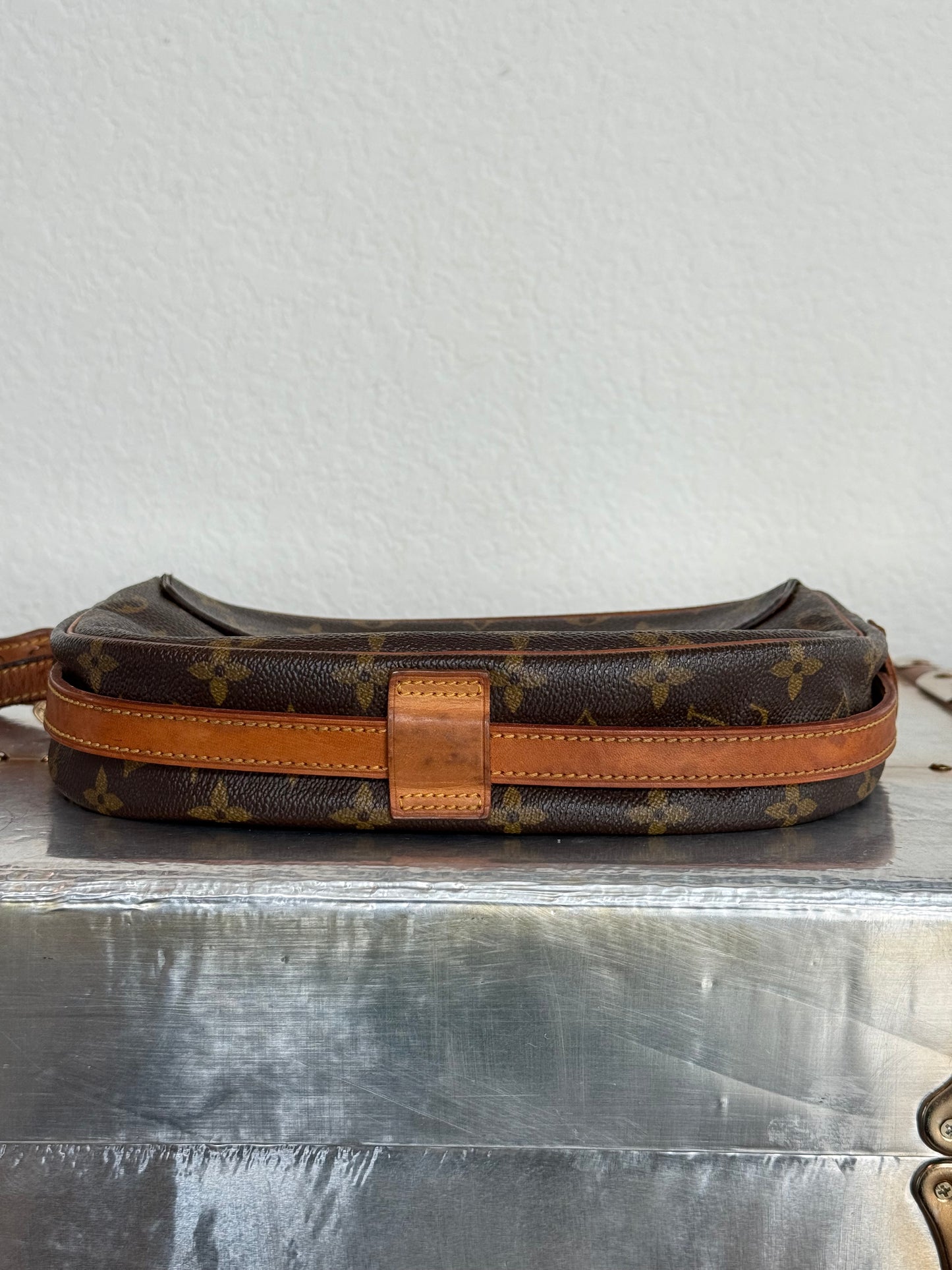 Pre-owned Authentic Louis Vuitton Jeune Fille MM Monogram Crossbody Bag