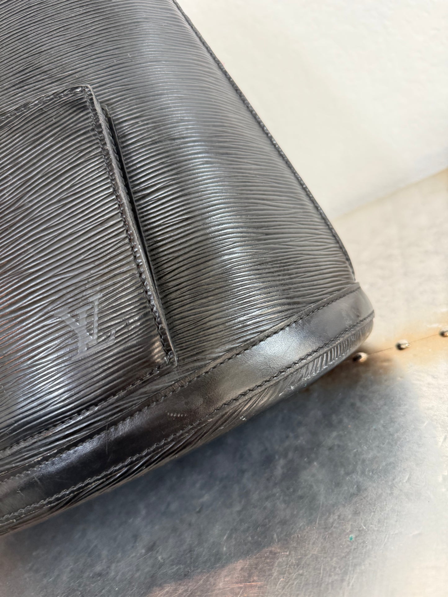 Pre-owned Authentic Louis Vuitton Gobelins Epi Black Backpack