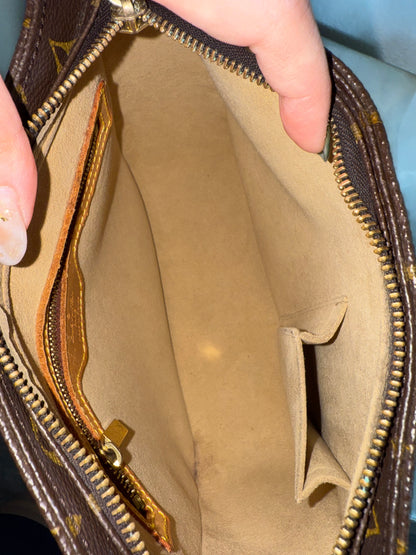 Pre-owned Authentic Louis Vuitton Looping MM Monogram Shoulder Bag