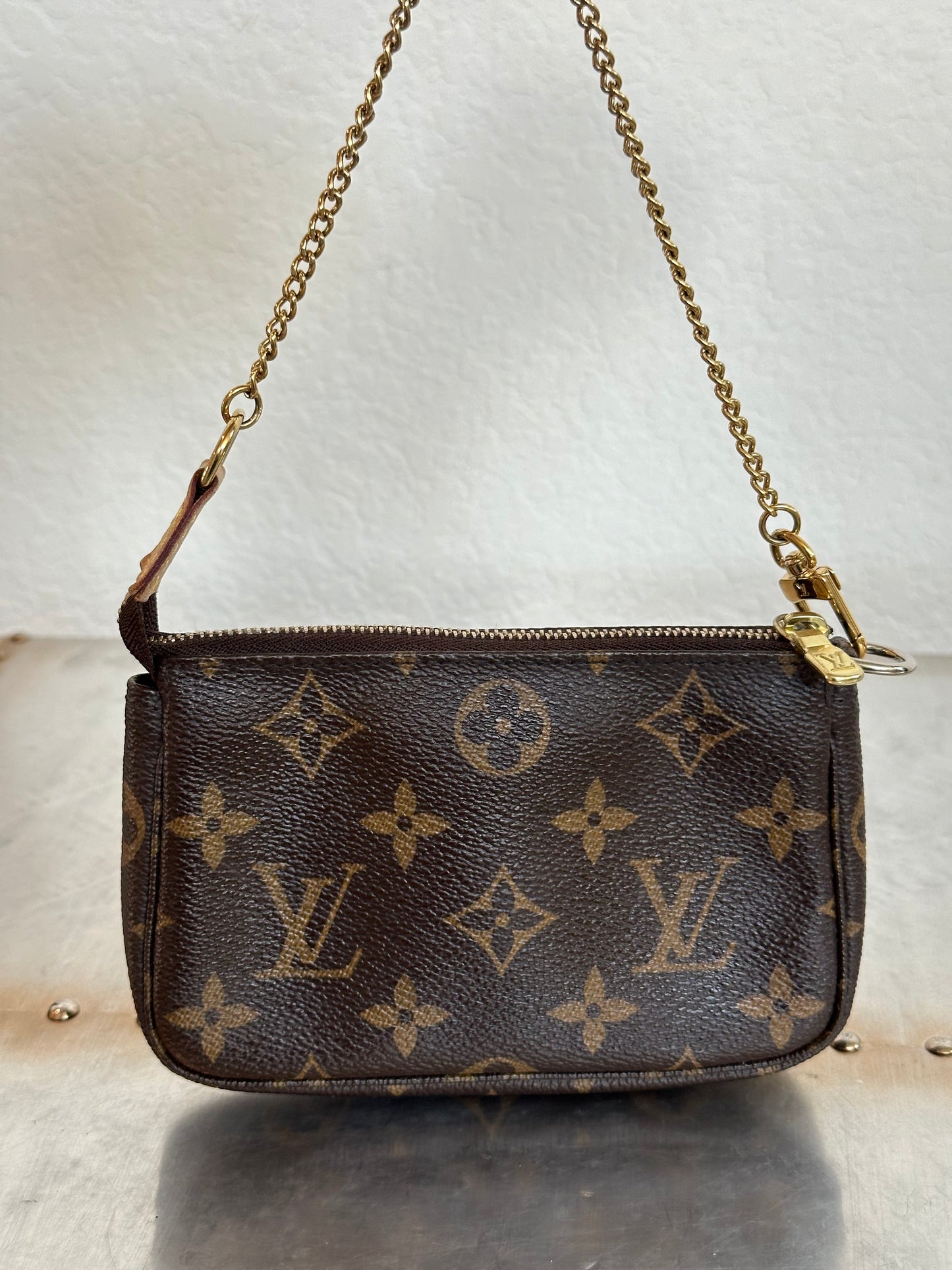 Pre-owned Authentic Louis Vuitton MINI Pochette Accessoires Monogram Handbag