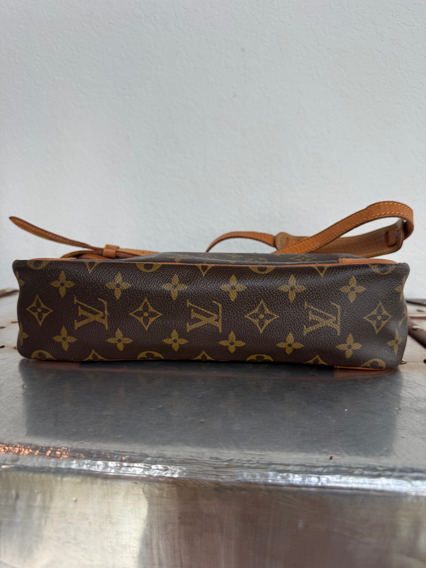 Pre-owned Louis Vuitton Trocadero 30 Monogram Shoulder / Crossbody Bag