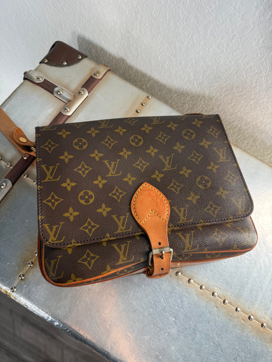 Pre-owned Louis Vuitton Cartouchiere GM Monogram Shoulder / Crossbody Bag