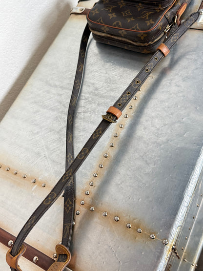 Pre-owned Authentic Louis Vuitton Amazon Monogram Crossbody Bag