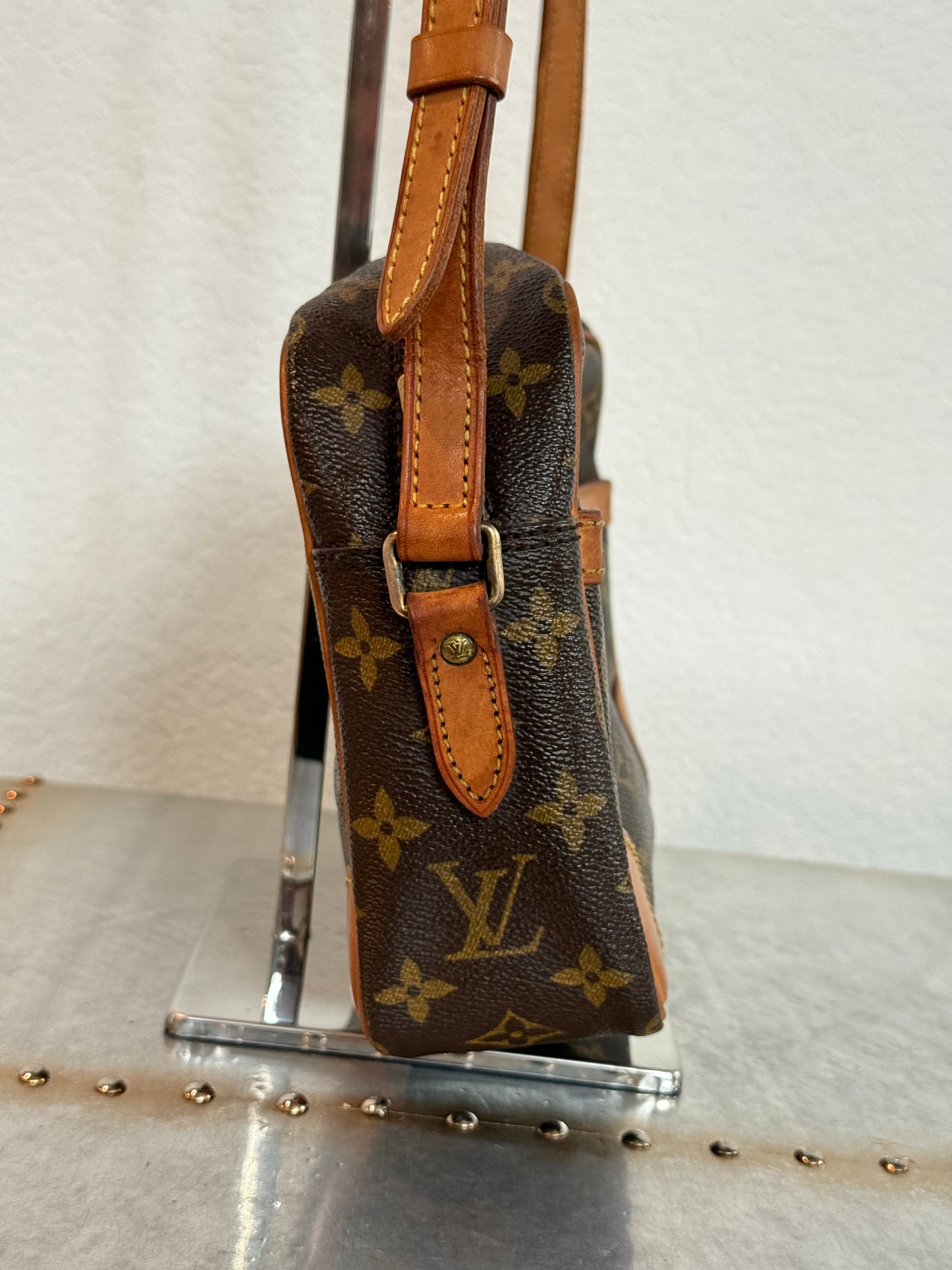 Pre-owned Authentic Louis Vuitton Trocadero 27 Monogram Crossbody Bag