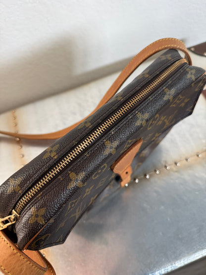 Pre-owned Authentic Louis Vuitton Jeune Fille GM Monogram Crossbody Bag