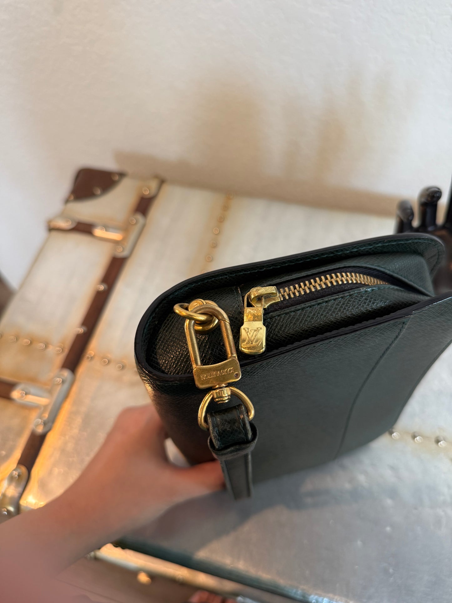 Pre-owned Authentic Louis Vuitton Taiga Baikal Clutch Handbag