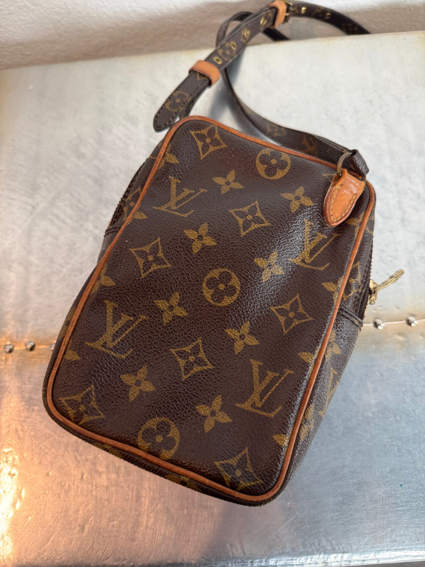 Pre-owned Louis Vuitton Mini Amazon Monogram Crossbody Bag