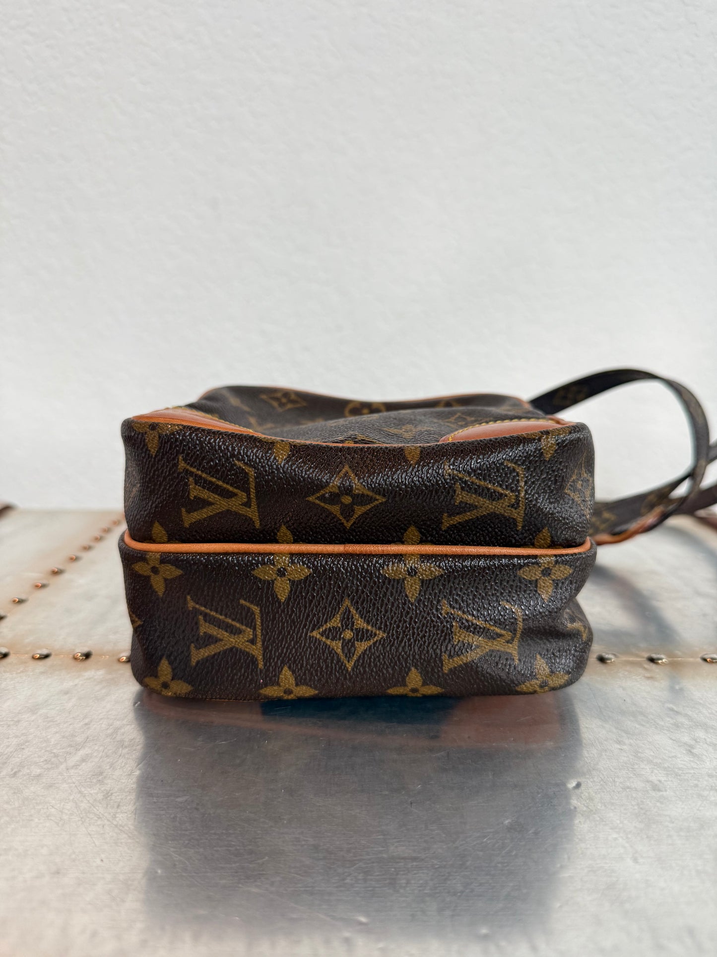 Pre-owned Authentic Louis Vuitton Amazon Monogram Crossbody Bag