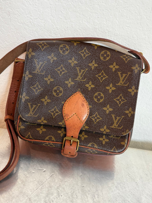 Pre-owned Louis Vuitton Cartouchiere MM Monogram Shoulder / Crossbody Bag
