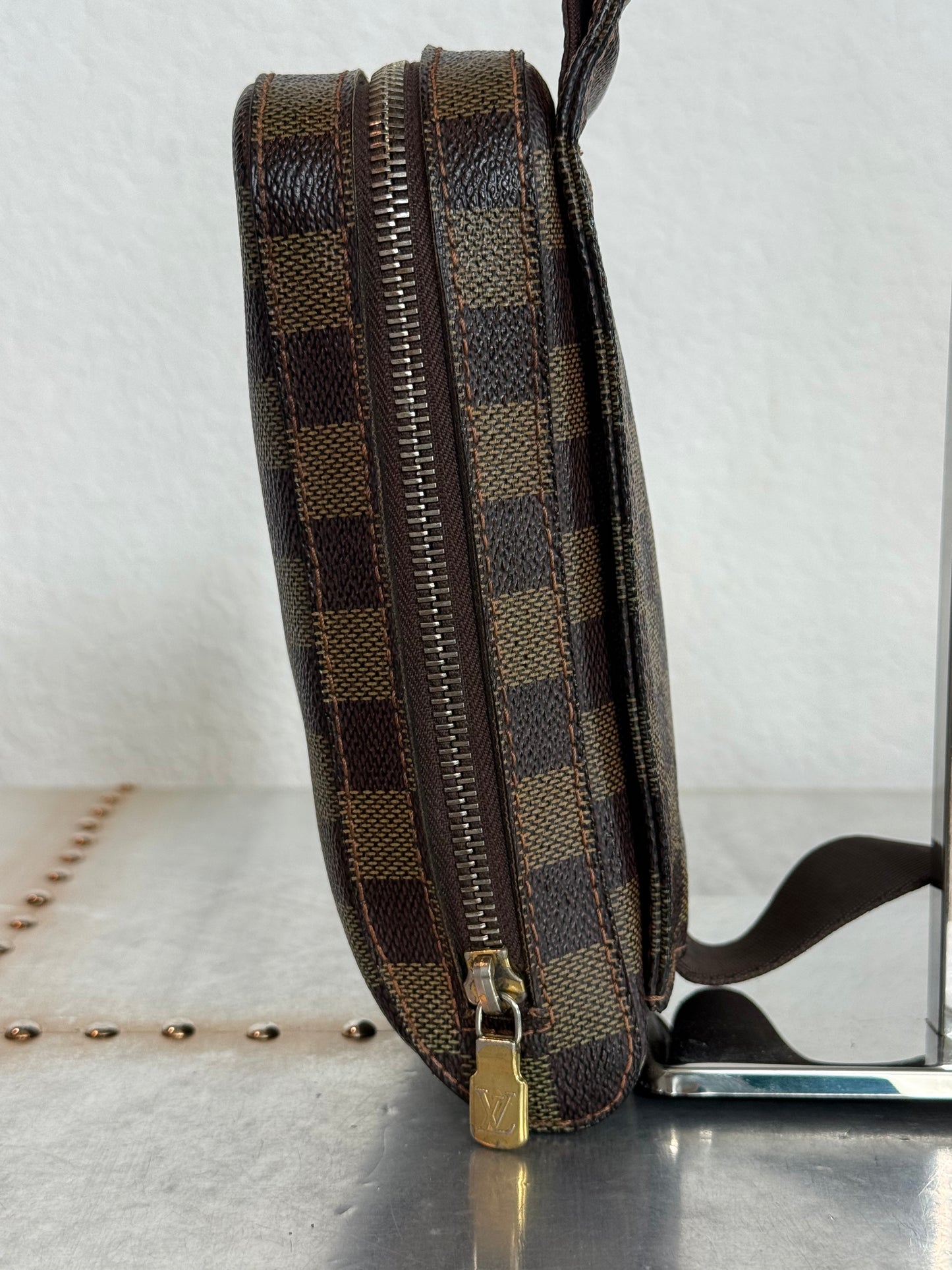 Pre-owned Authentic Louis Vuitton Damier Ebene Geronimos Body Bag