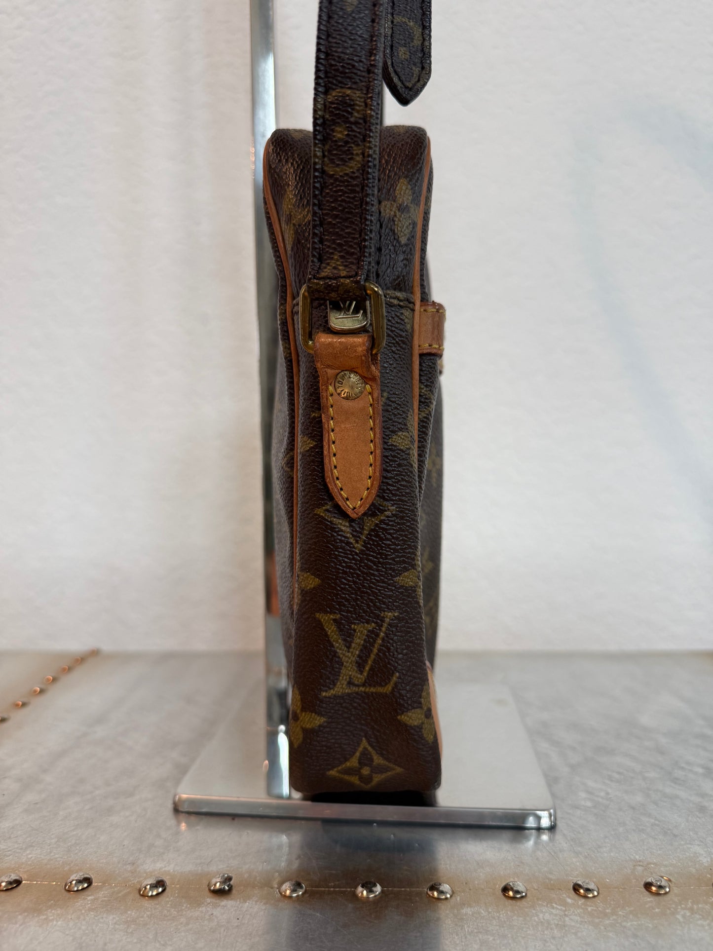 Pre-owned Authentic Louis Vuitton Danube Monogram Crossbody Bag