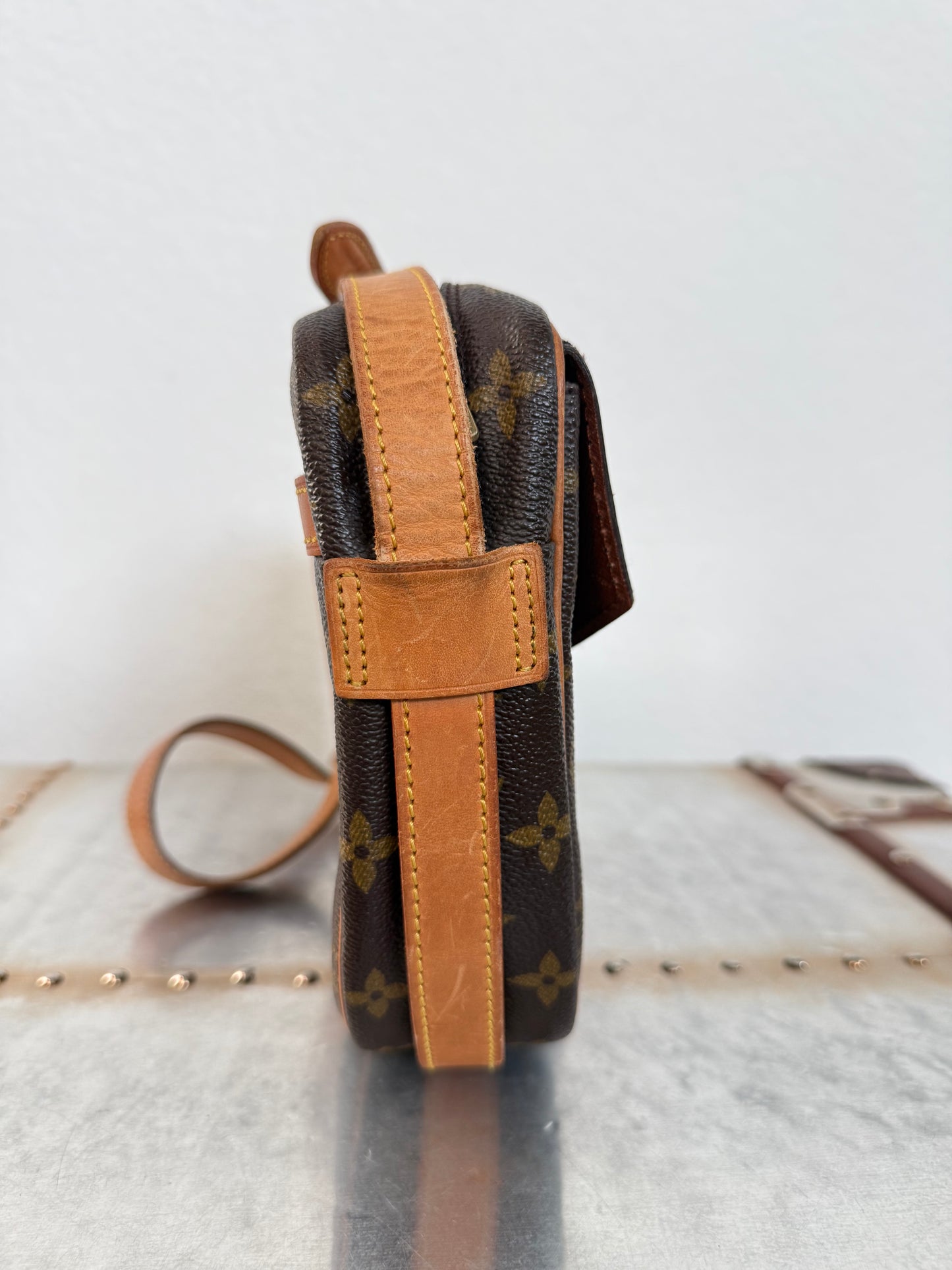 Pre-owned Authentic Louis Vuitton Jeune Fille GM Monogram Crossbody Bag