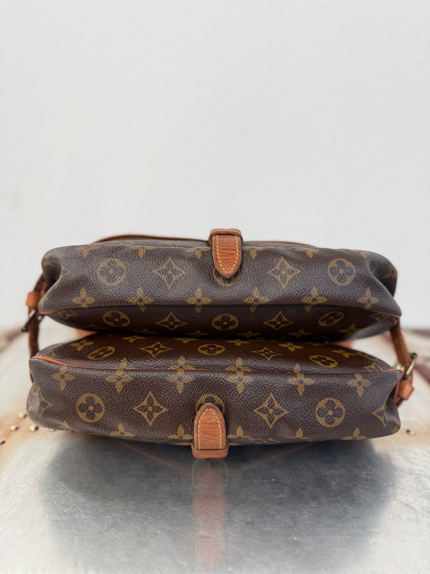 Pre-owned Authentic Louis Vuitton Saumur 30 Monogram Crossbody Bag