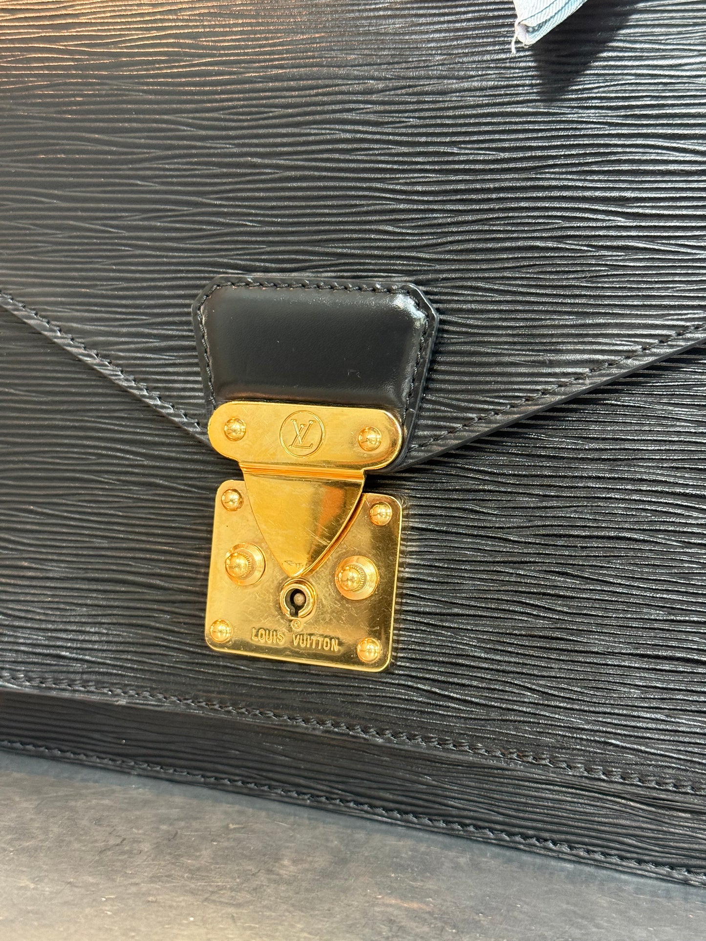 Pre-owned Authentic Louis Vuitton Monceau 28 Epi Black Shoulder / Crossbody Bag