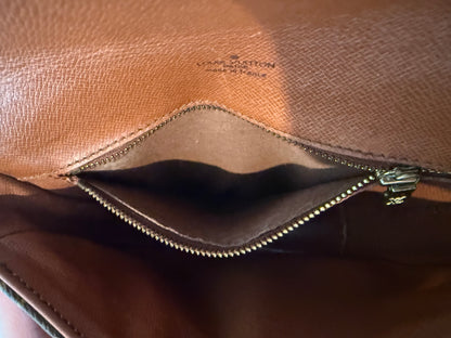 Pre-owned Authentic Louis Vuitton Chantilly PM Monogram Crossbody Bag