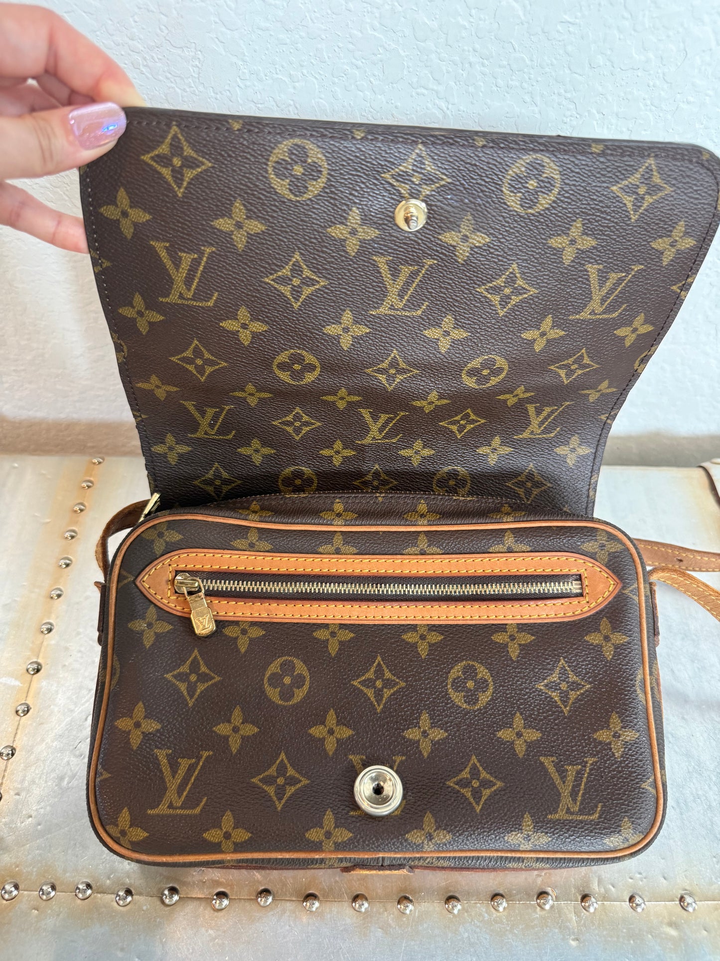 Pre-owned Louis Vuitton Saint Germain 24 Monogram Crossbody / Shoulder Bag