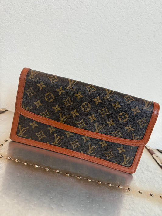 Pre-owned Authentic Louis Vuitton Monogram Dame Clutch Handbag