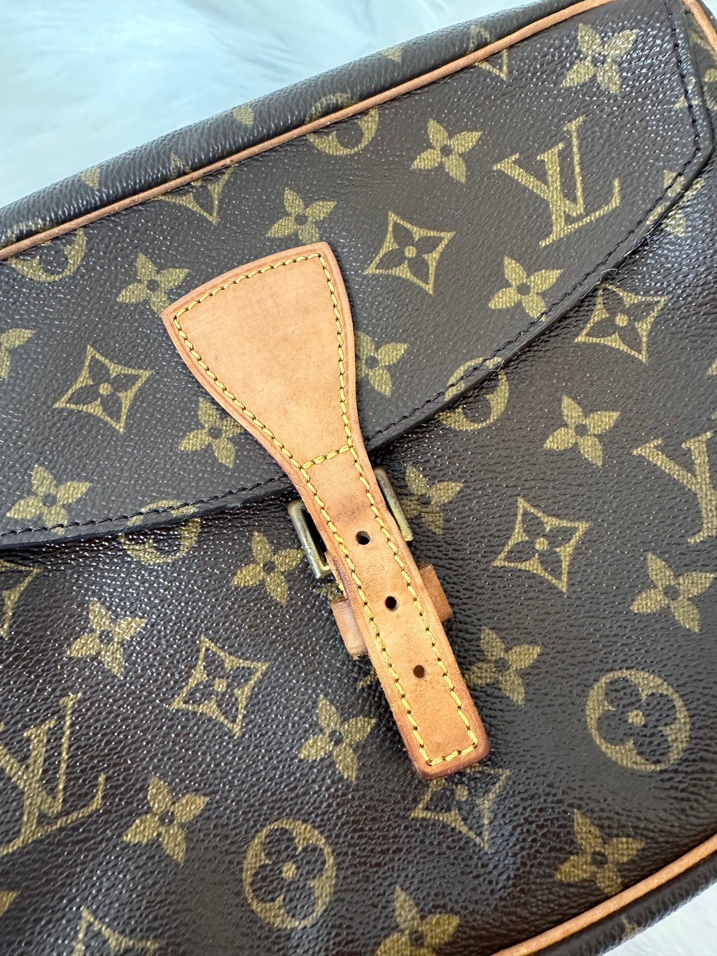 Pre-owned Authentic Louis Vuitton Jeune Fille MM Monogram Crossbody Bag