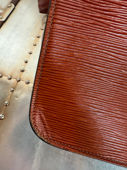 Pre-owned Louis Vuitton Cartouchiere MM Epi Shoulder / Crossbody Bag