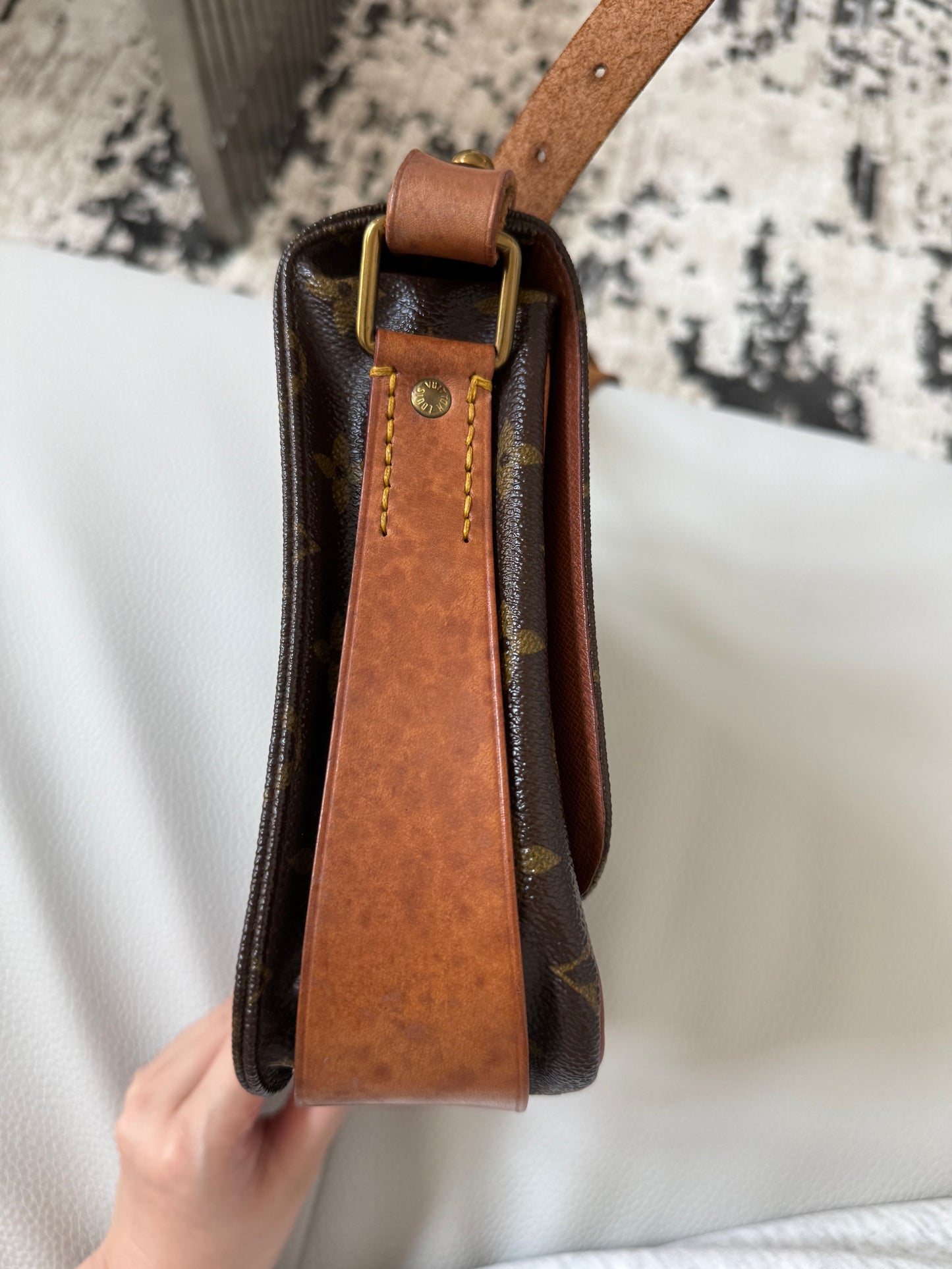 Pre-owned Louis Vuitton Cartouchiere MM Monogram Shoulder / Crossbody Bag