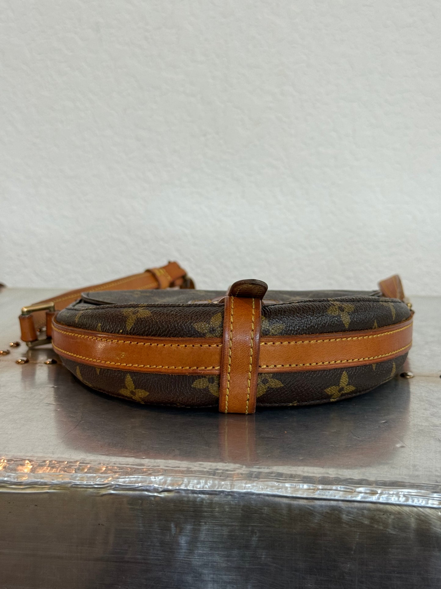 Pre-owned Authentic Louis Vuitton Chantilly PM Monogram Crossbody Bag