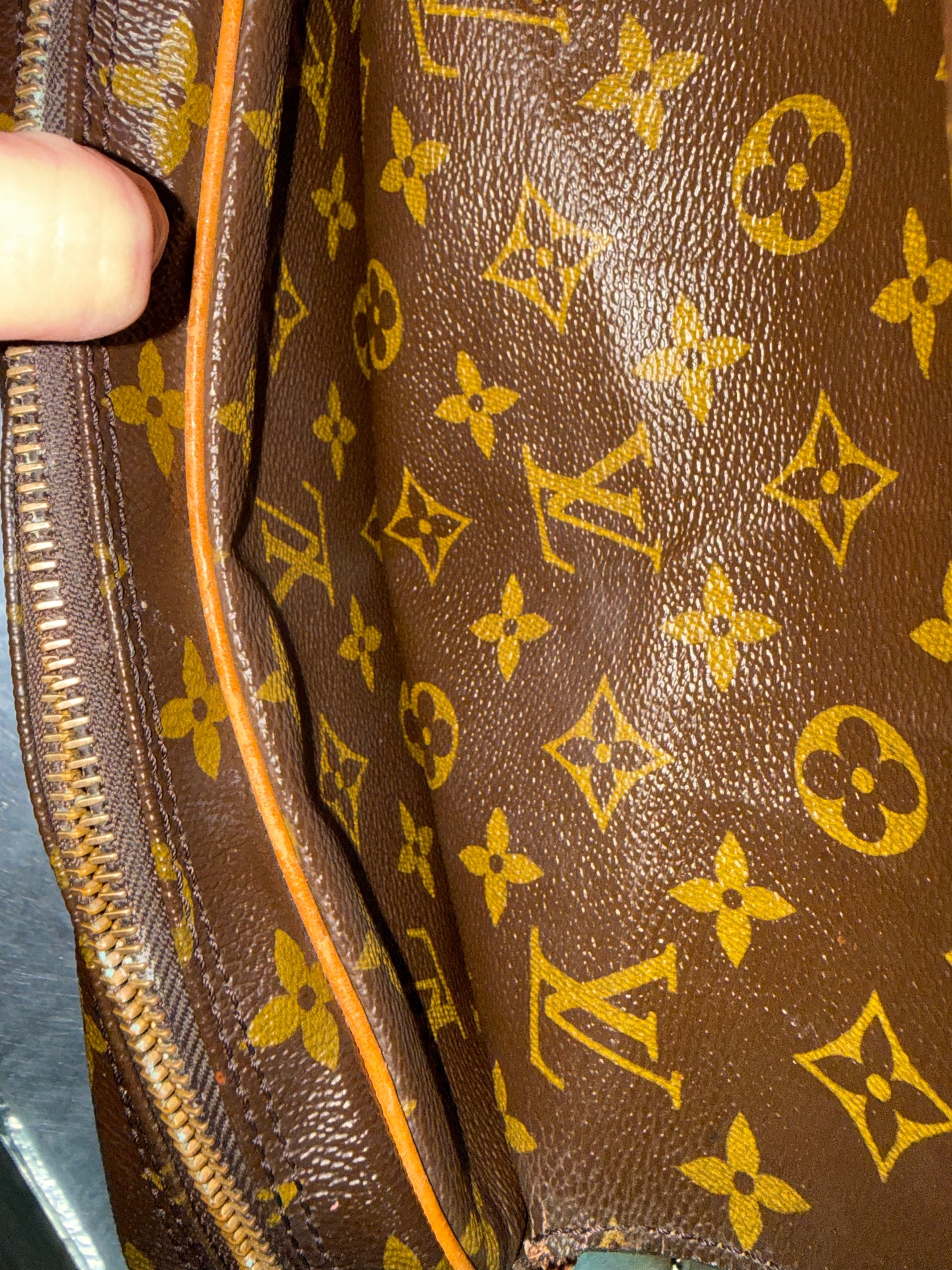 Pre-owned Louis Vuitton Saint Germain 24 Monogram Crossbody / Shoulder Bag