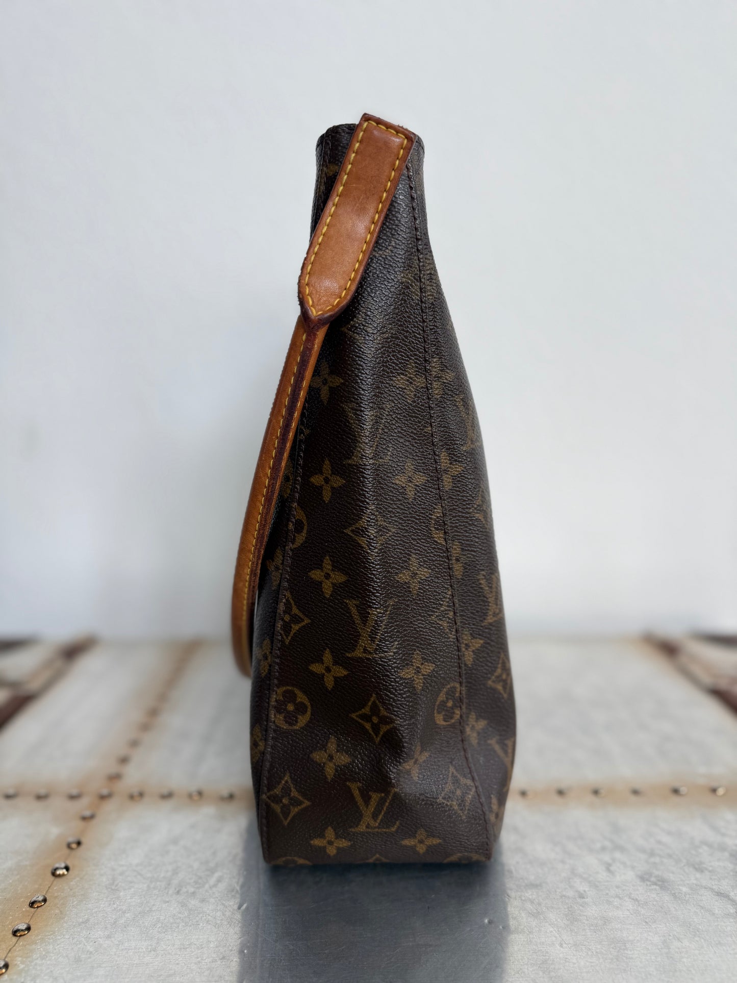 Pre-owned Authentic Louis Vuitton Looping GM Monogram Shoulder Bag