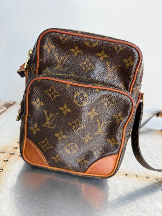 Pre-owned Authentic Louis Vuitton Amazon Monogram Crossbody Bag