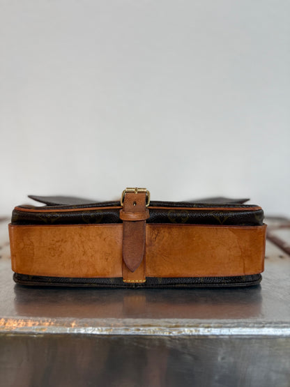 Pre-owned Louis Vuitton Cartouchiere GM Monogram Shoulder / Crossbody Bag
