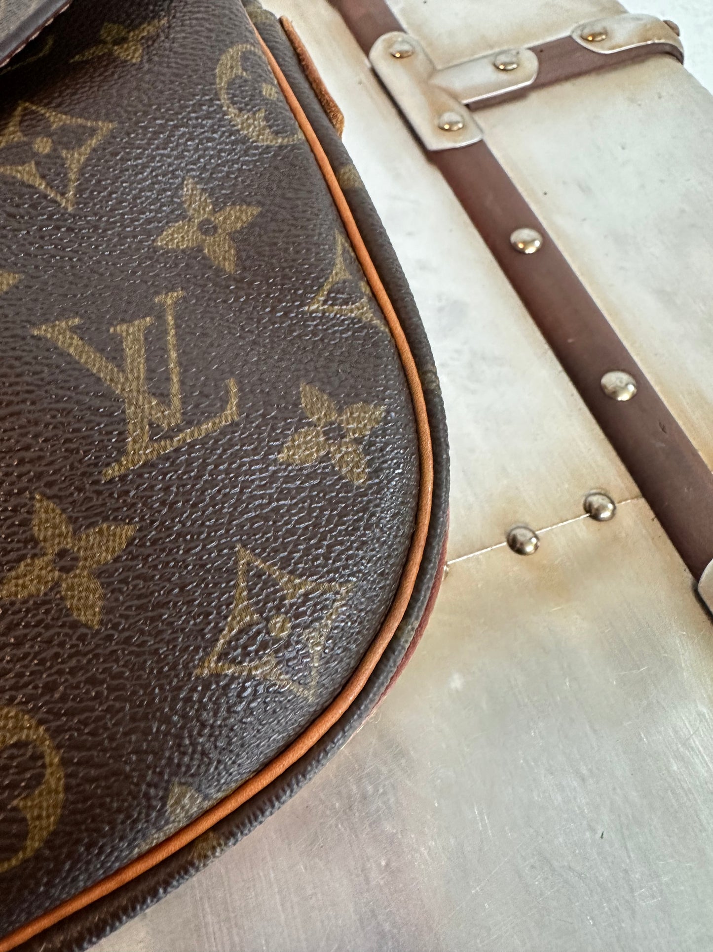 Pre-owned Authentic Louis Vuitton Jeune Fille MM Monogram Crossbody Bag