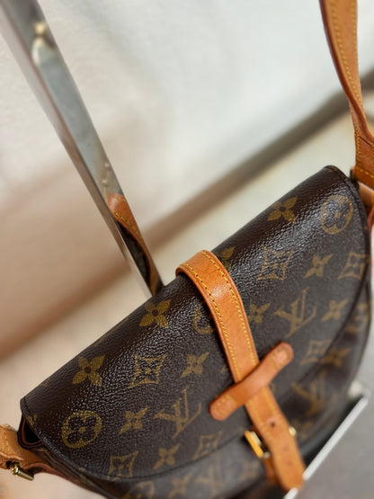 Pre-owned Authentic Louis Vuitton Chantilly PM Monogram Crossbody Bag