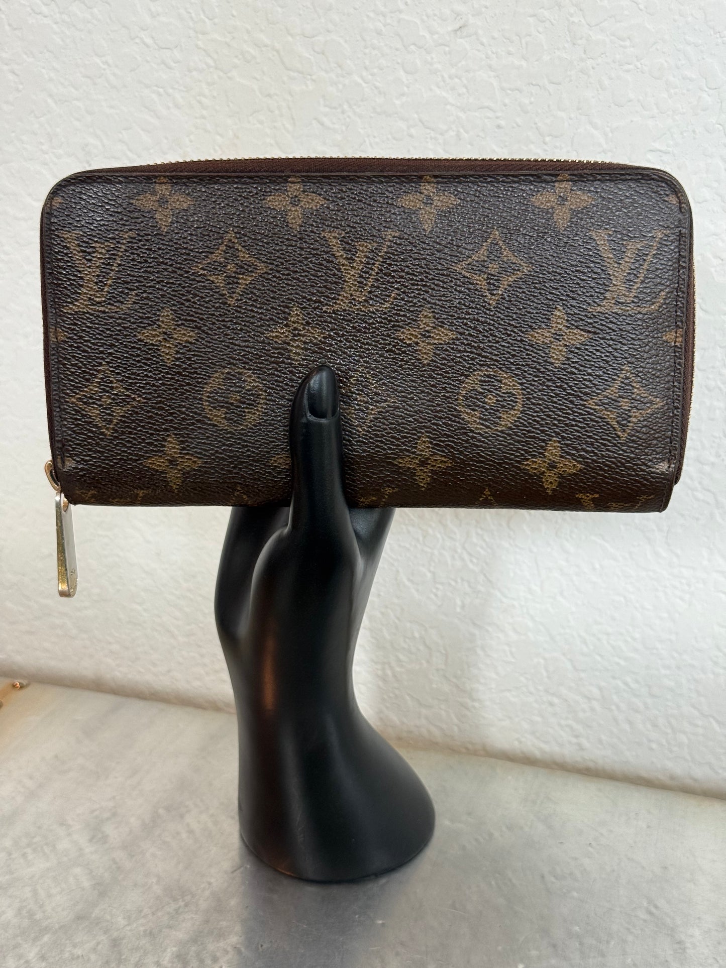 Pre-owned Authentic Louis Vuitton Zippy Monogram Long Wallet