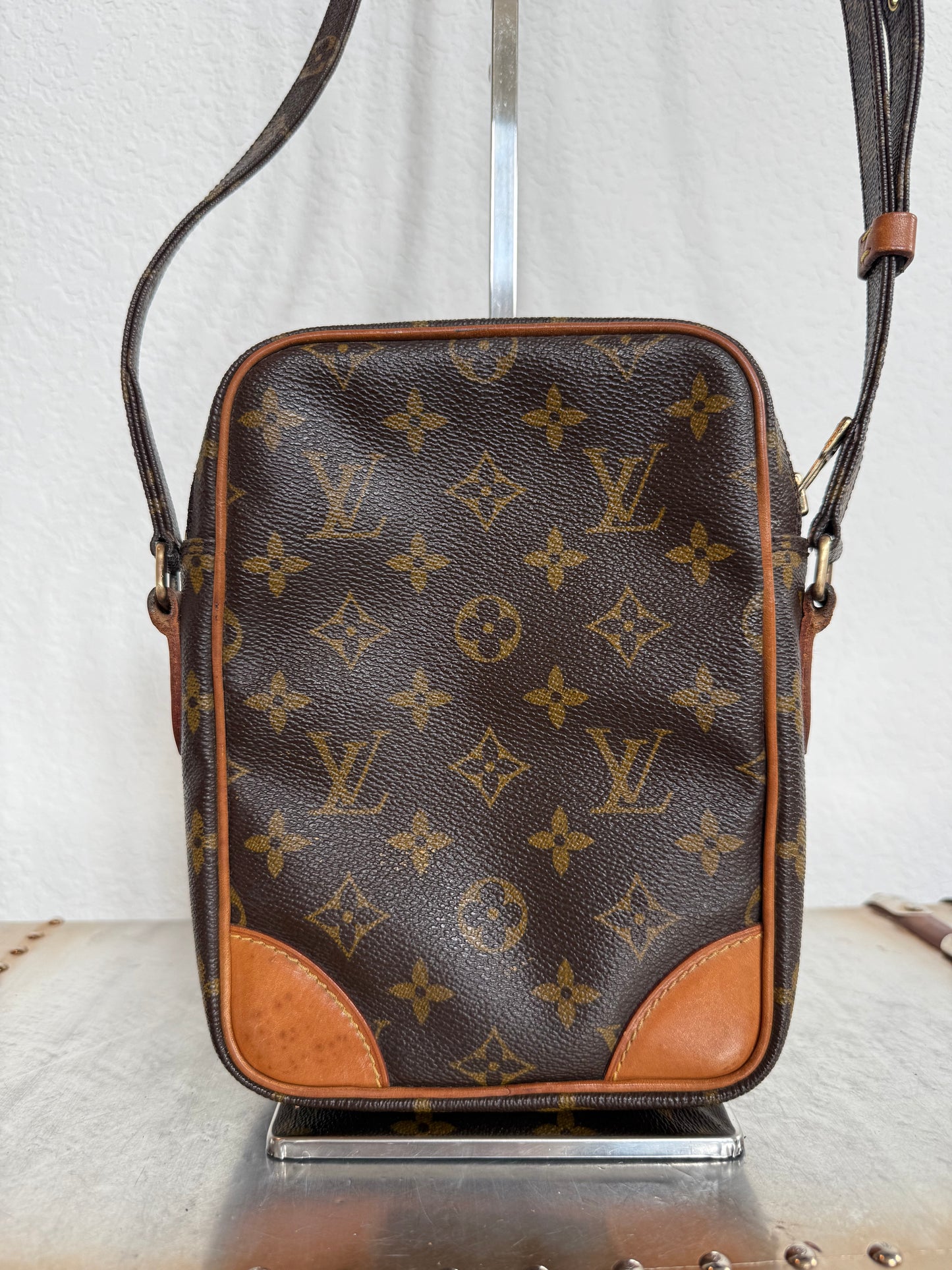 Pre-owned Authentic Louis Vuitton Amazon Monogram Crossbody Bag