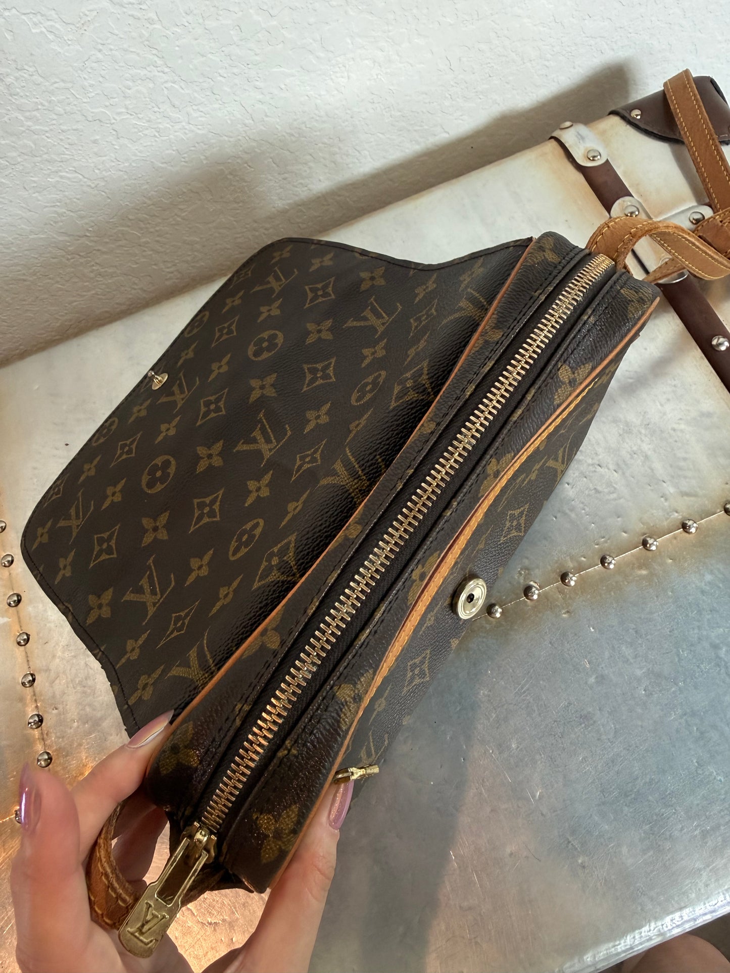 Pre-owned Louis Vuitton Saint Germain 24 Monogram Crossbody / Shoulder Bag