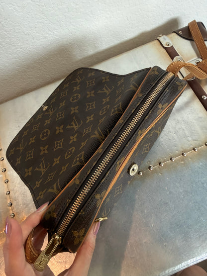 Pre-owned Louis Vuitton Saint Germain 24 Monogram Crossbody / Shoulder Bag