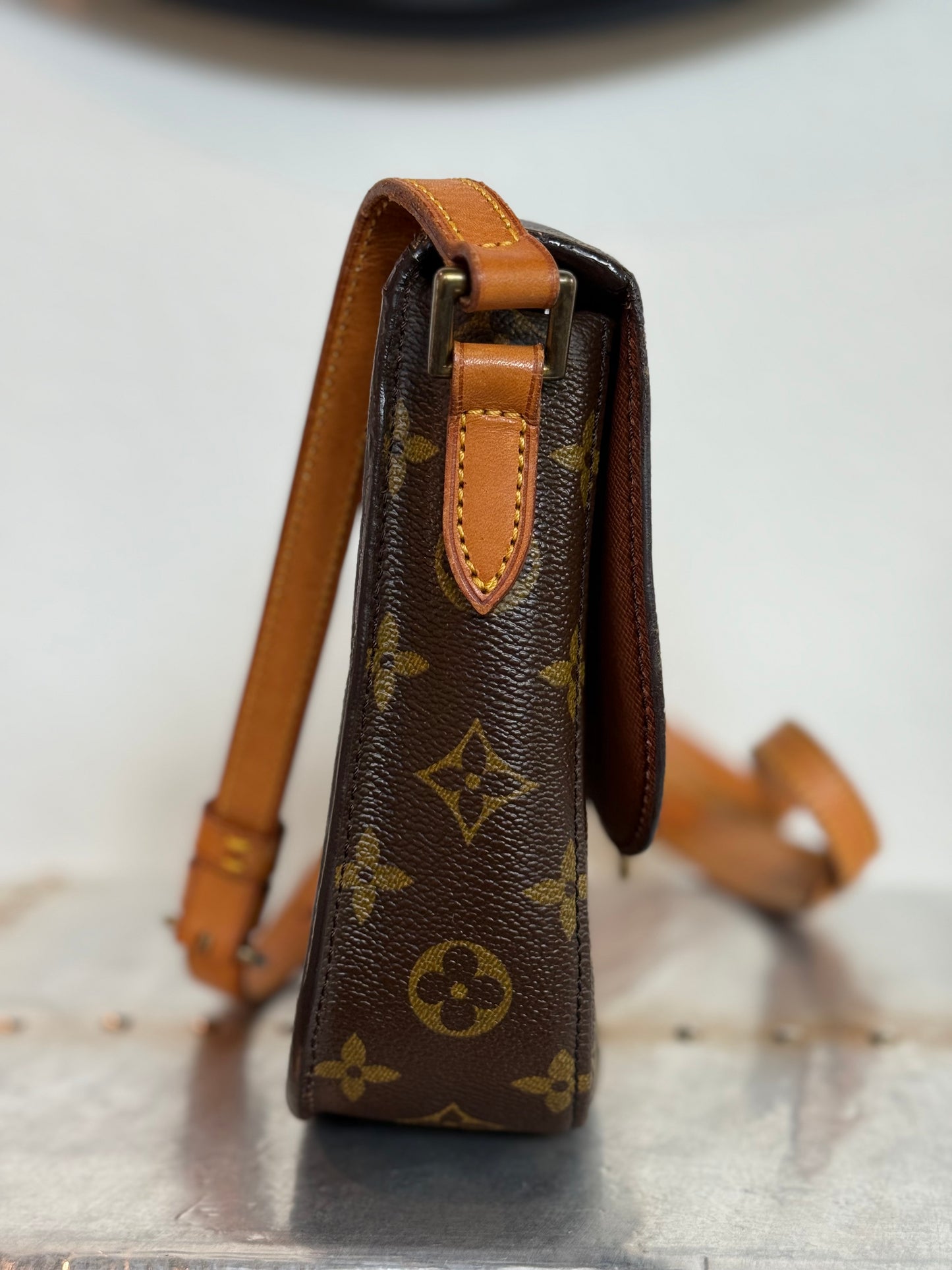 Pre-owned Authentic Louis Vuitton Saint Cloud MM Monogram Shoulder / Crossbody Bag