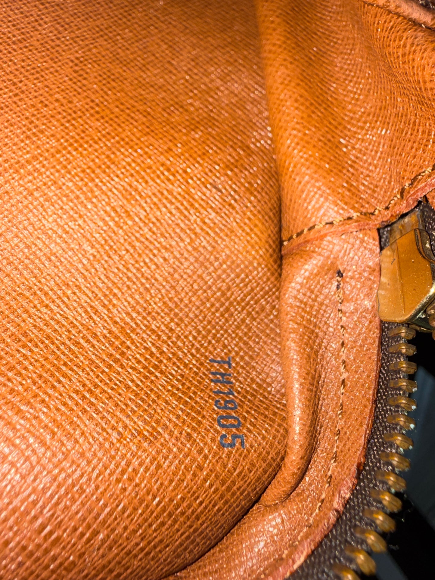 Pre-owned Authentic Louis Vuitton Amazon Monogram Crossbody Bag