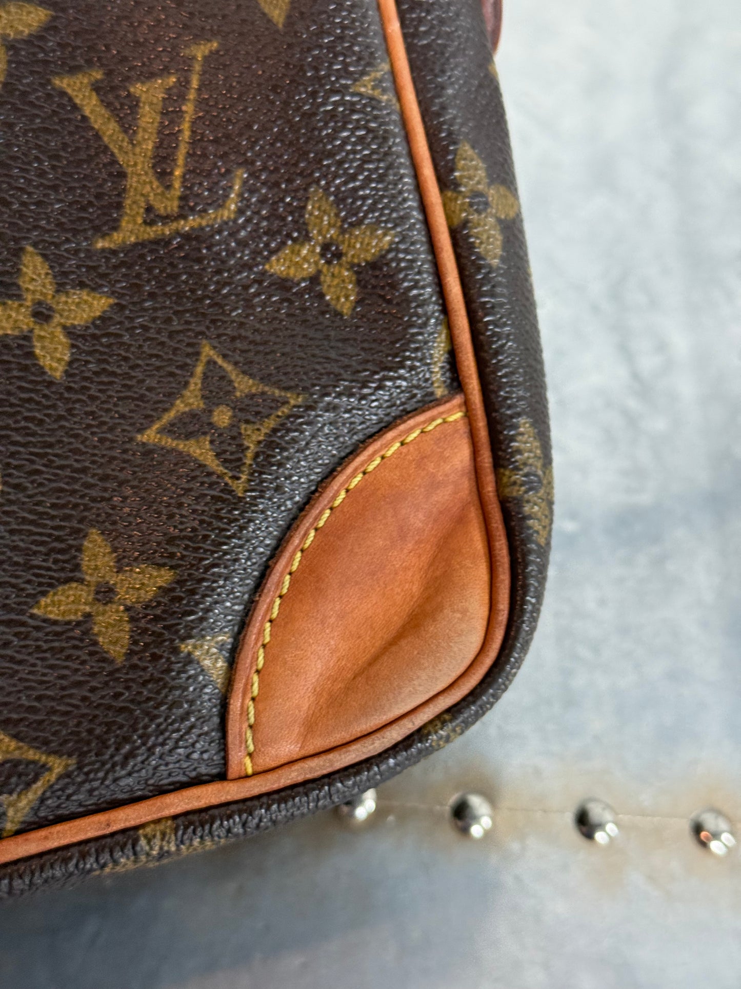 Pre-owned Authentic Louis Vuitton Amazon Monogram Crossbody Bag