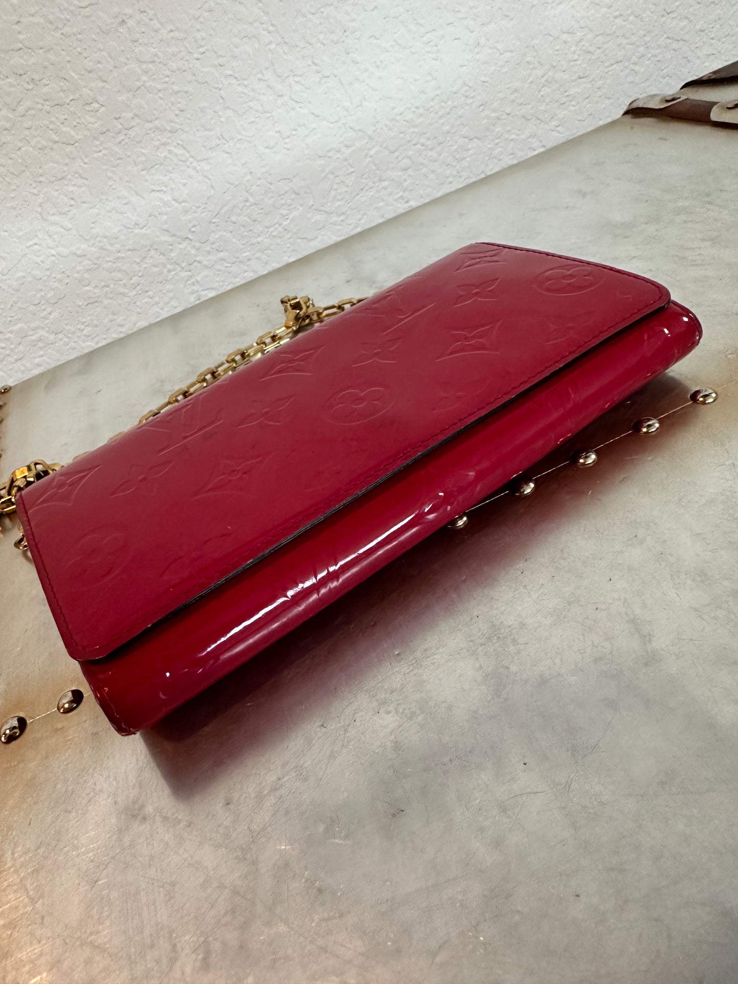 Pre-owned Authentic Louis Vuitton Sarah Chain Vernis Wallet