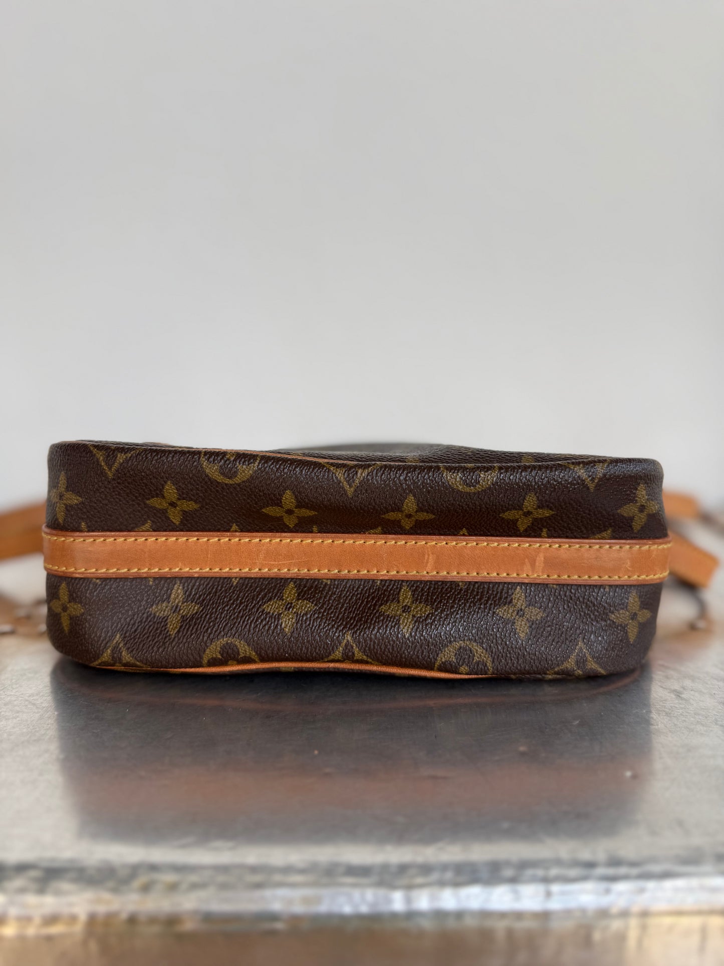 Pre-owned Authentic Louis Vuitton Senlis Monogram Crossbody /Shoulder Bag