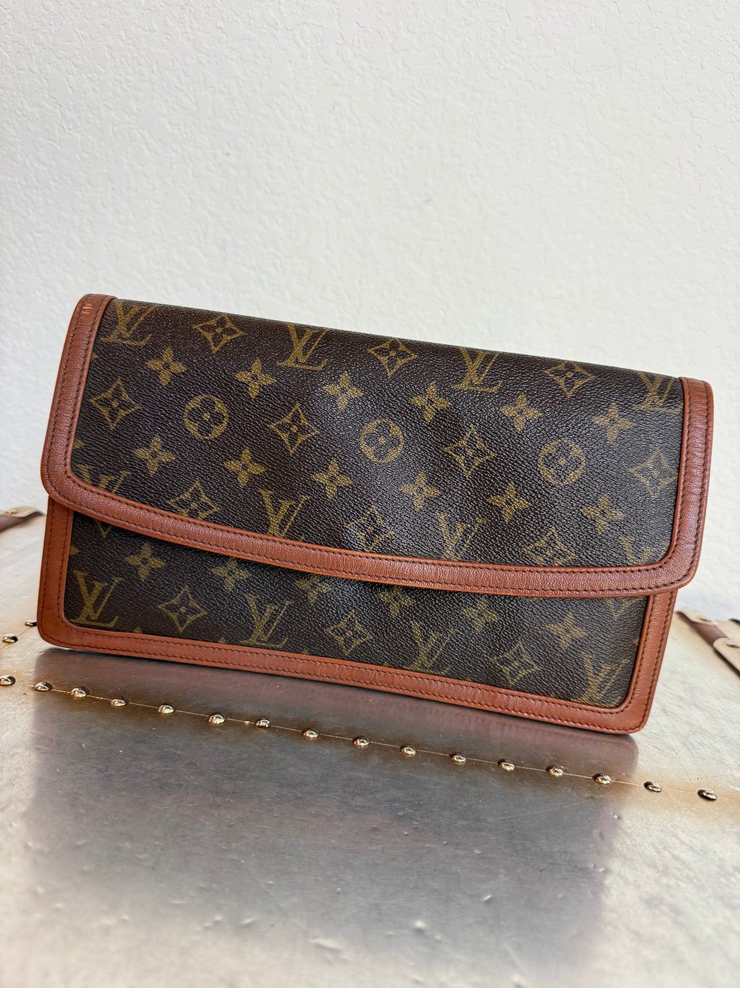 Pre-owned Authentic Louis Vuitton Monogram Dame Clutch Handbag