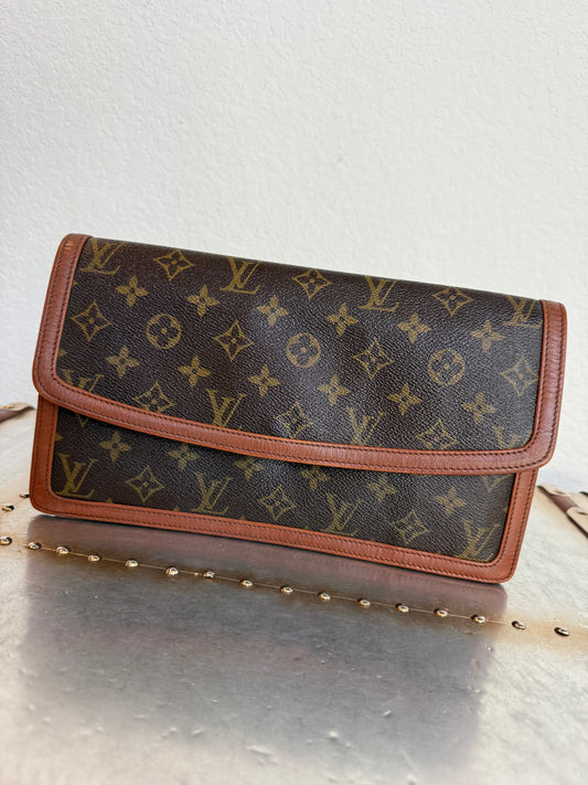 Pre-owned Authentic Louis Vuitton Monogram Dame Clutch Handbag