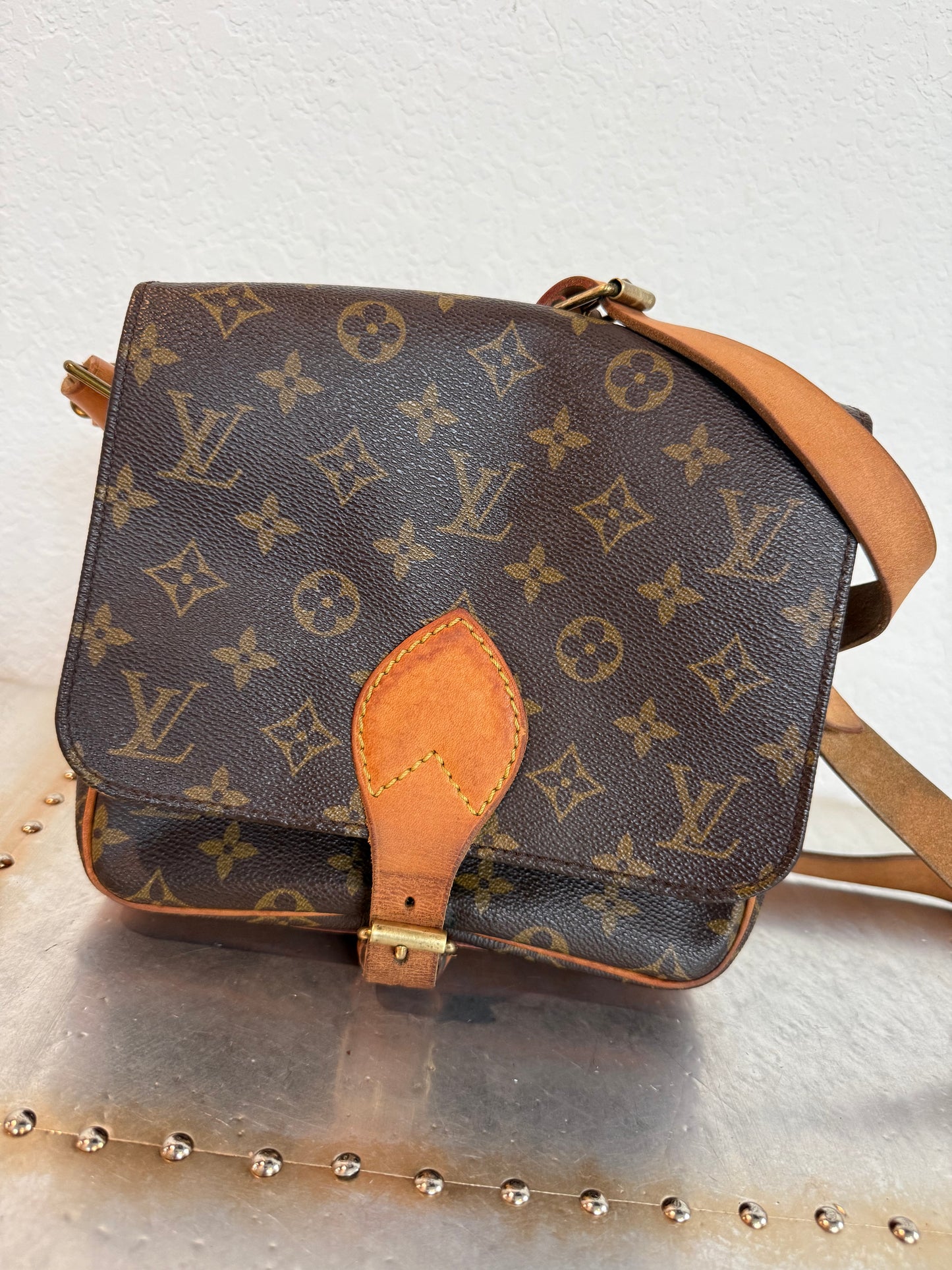 Pre-owned Louis Vuitton Cartouchiere MM Monogram Shoulder / Crossbody Bag