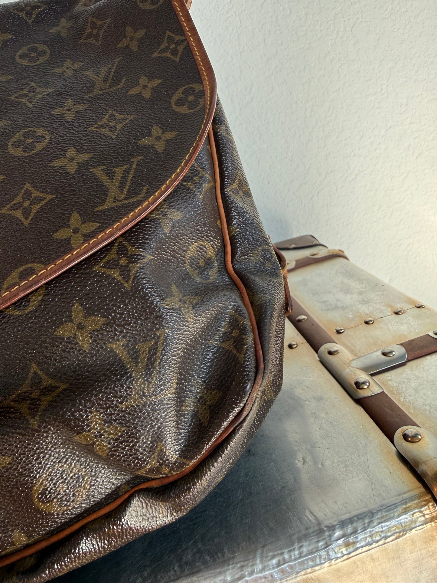 Pre-owned Authentic Louis Vuitton Monogram Saumur 35 Crossbody Bag