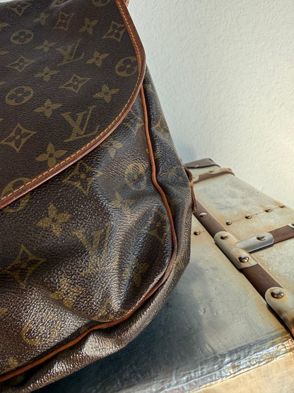 Pre-owned Authentic Louis Vuitton Monogram Saumur 35 Crossbody Bag