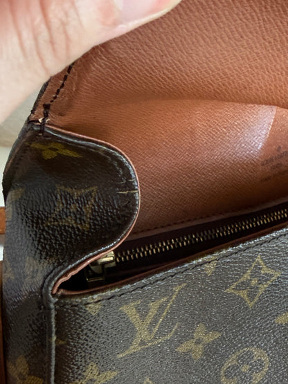 Pre-owned Authentic Louis Vuitton Saint Cloud GM Monogram Crossbody Bag